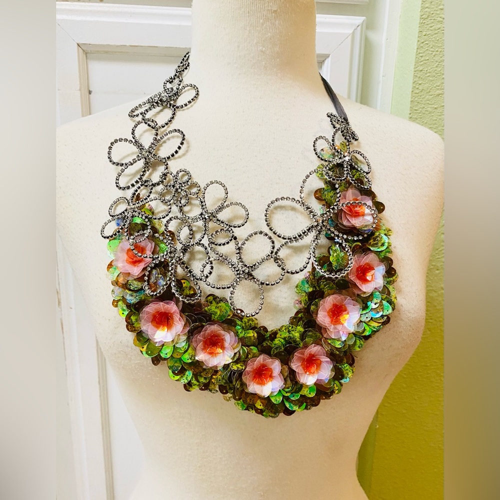 VERA WANG Couture Statement Avant-garde Necklace Rhinestone Sequin Flowers